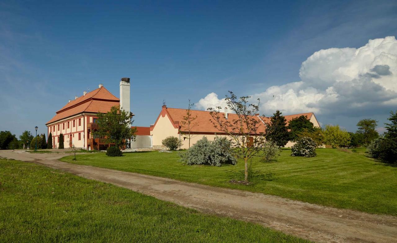 Residence Safari Resort - Chateau Borovany  Exteriör bild
