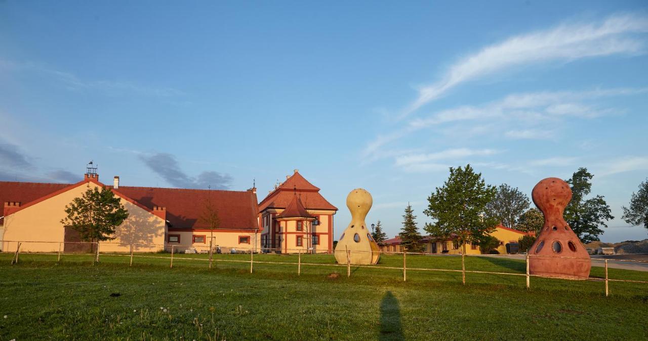 Residence Safari Resort - Chateau Borovany  Exteriör bild